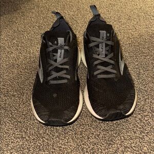 Black Brooks Levitate Men's Shoes